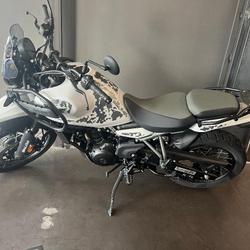 Royal-Enfield Himalayan  Saint-Germain-Laprade