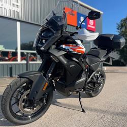 KTM Adventure  Chen&ocirc;ve