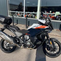 KTM Adventure  Chen&ocirc;ve