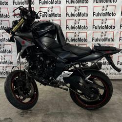 Suzuki GSR 750  Arles