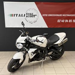 Triumph Street  Rez&eacute;