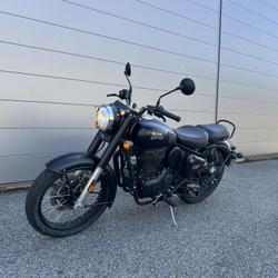 Royal-Enfield Classic  Saint-Martin-d'H&egrave;res