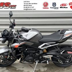 Triumph Street  Sens