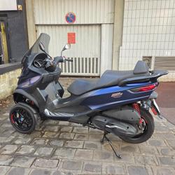 Piaggio MP3  Issy-les-Moulineaux