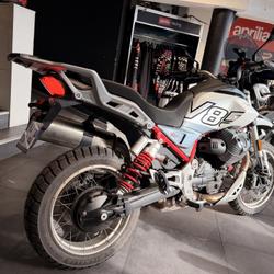Guzzi V85 TT  Le Chesnay-Rocquencourt