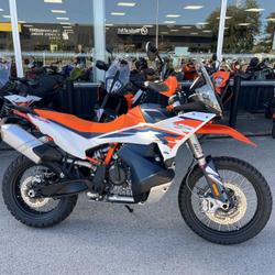 KTM Adventure  Chen&ocirc;ve