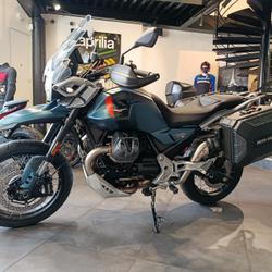 Guzzi V85 TT  Le Chesnay-Rocquencourt