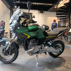 Guzzi Stelvio  Le Chesnay-Rocquencourt