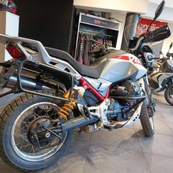 Guzzi V85 TT  Le Chesnay-Rocquencourt