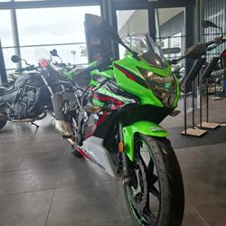 Kawasaki NINJA 125 SE occasion - Tr&eacute;gueux - photo 2/4