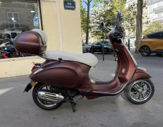 Vespa Primavera Paris 11e Arrondissement