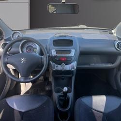 Peugeot 107 107 1.0e 12V 68ch BLUE LION Black & Silver Bruz