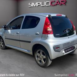 Peugeot 107 107 1.0e 12V 68ch BLUE LION Black & Silver Bruz