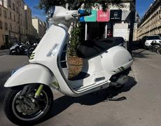 Vespa GTS Paris 12e Arrondissement