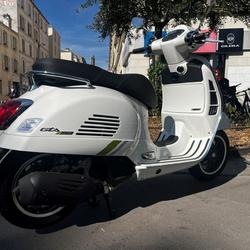 Vespa GTS occasion - Paris 12e Arrondissement - photo 2/5