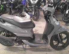 Peugeot 125 TWEET Arles