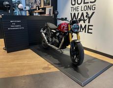 Triumph autres Louveciennes