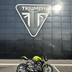 Triumph Street occasion - Rochefort-du-Gard - photo 2/5