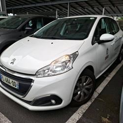 Peugeot 208 1,5 HDI 100 CH 5 PLACES Lanester