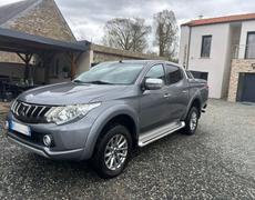 Mitsubishi L200 - 2.4 DI-D 181CH DOUBLE CAB INSTYLE BVA - 24 295 €