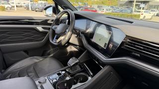 Volkswagen Touareg  - photo 4