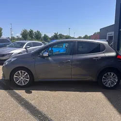 Peugeot 208 1.5 BLUEHDI 100CH E6.C SIGNATURE BVM5 5P Mordelles