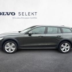 Volvo V60 V60 B4 AWD 197 ch Geartronic 8 Cross Country Pro Les Sables-d'Olonne