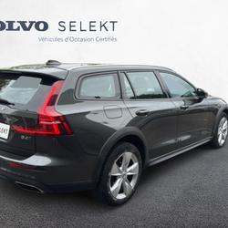 Volvo V60 V60 B4 AWD 197 ch Geartronic 8 Cross Country Pro Les Sables-d'Olonne