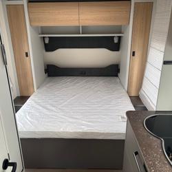 Caravane Burstner . Beaulieu-sur-Layon