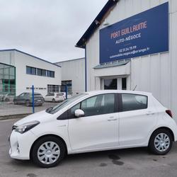 Toyota Yaris III 1.5 hybride 100ch BVA Dives-sur-Mer