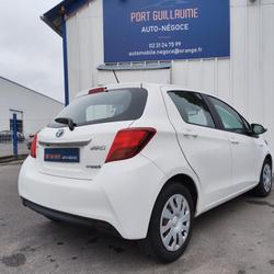 Toyota Yaris III 1.5 hybride 100ch BVA Dives-sur-Mer
