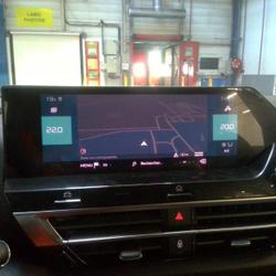 Citroen C4 Moteur &eacute;lectrique 136ch (100 kW) Feel Pack Automatique / CHARGEUR EMBARQUE 11KW / PACK DRIVE ASSI Ch&acirc;teaulin