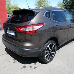 Nissan Qashqai TEKNA 1.6 DCI 130 CV Vitr&eacute;