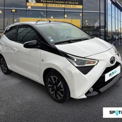 Toyota Aygo 1.0 VVT-i 72ch x-night x-shift 5p MY21 occasion - Reims - photo 3/24