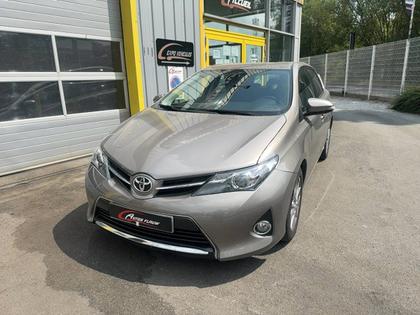 Toyota Auris - 100 VVT-i Active - 9 900 €