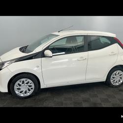 Toyota Aygo 1.0 VVT-i x-shift x-play occasion - Saint-Quentin - photo 2/26
