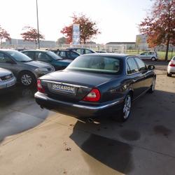 Jaguar XJ V6 2.7 D BI-TURBO A Saint-Philbert-de-Grand-Lieu