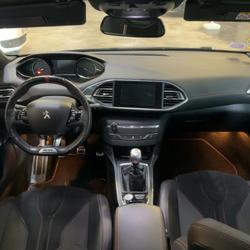 Peugeot 308 II Phase 1 1.6 THP 270CH GTI S&S 5P Qu&eacute;ven
