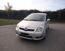Toyota Corolla - 136 D-4D 7pl (5P) - 7 990 €