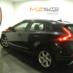 Volvo V40 T4 180 Summum Powershift A - 5P 1ere Main / Garantie 12 Mois occasion - La Haie-Fouassi&egrave;re - photo 3/30