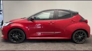 Toyota Yaris  - photo 1