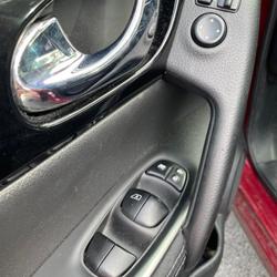 Nissan Qashqai 1.2L DIG-T 115CH CONNECT EDITION Locmiqu&eacute;lic