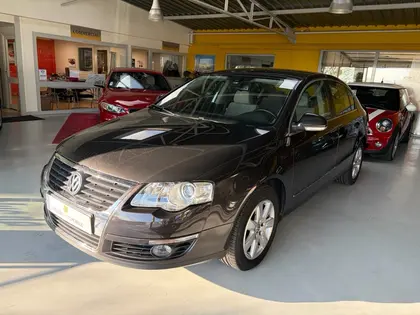 Volkswagen Passat - 1.9 TDI 105CH BLUEMOTION CONFORTLINE - 8 950 €