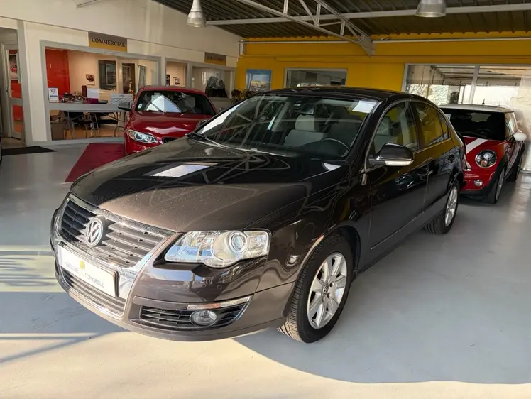 Volkswagen Passat  - Confortline - 8 950 €