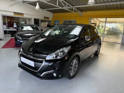 Peugeot 208 - 1.5 BLUEHDI 100CH E6.C SIGNATURE BVM5 86G 5P - 12 950 €