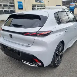 Peugeot 308 III Phase 1 1.5 BLUEHDI 130CH S&S GT EAT8 Le Hom