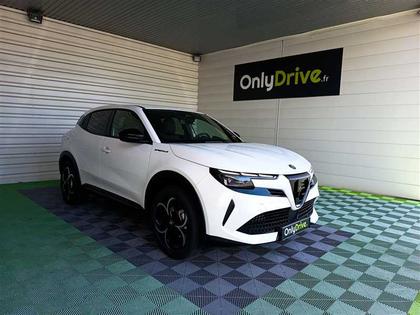 Alfa Romeo Junior - Ibrida 145ch e-DCT6 Speciale - 28 980 €