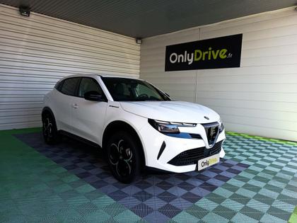 Alfa Romeo Junior - 1.2 Ibrida 145ch Speciale e-DCT6 - 27 990 €