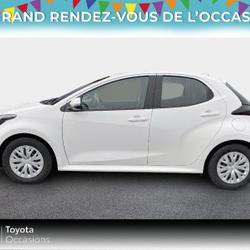 Toyota Yaris 70 VVT-i Dynamic Business 5p MY22 Montlu&ccedil;on