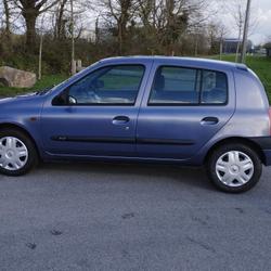 Renault Clio 2 1.2i Saint-Philbert-de-Grand-Lieu